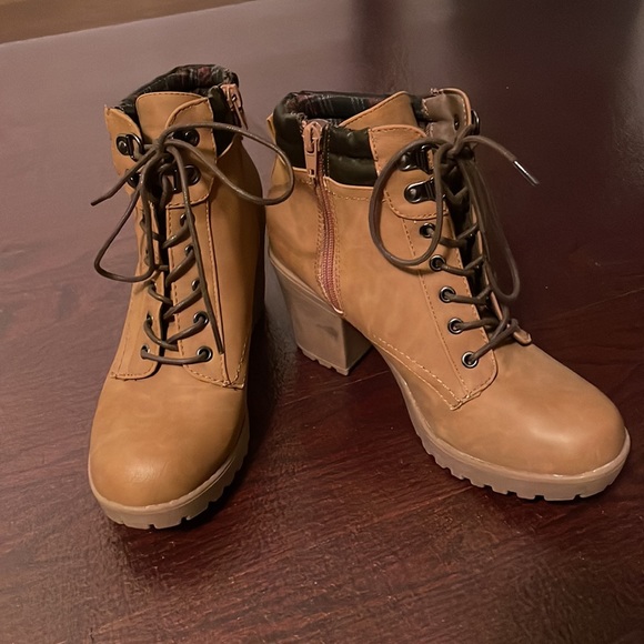 Brown leather boot heals from Call it Spring - Picture 1 of 4